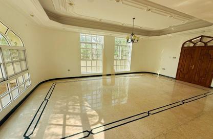 Villa - 5 - 5 for rent in Jumeirah 1 Villas - Jumeirah 1 - Jumeirah - Dubai