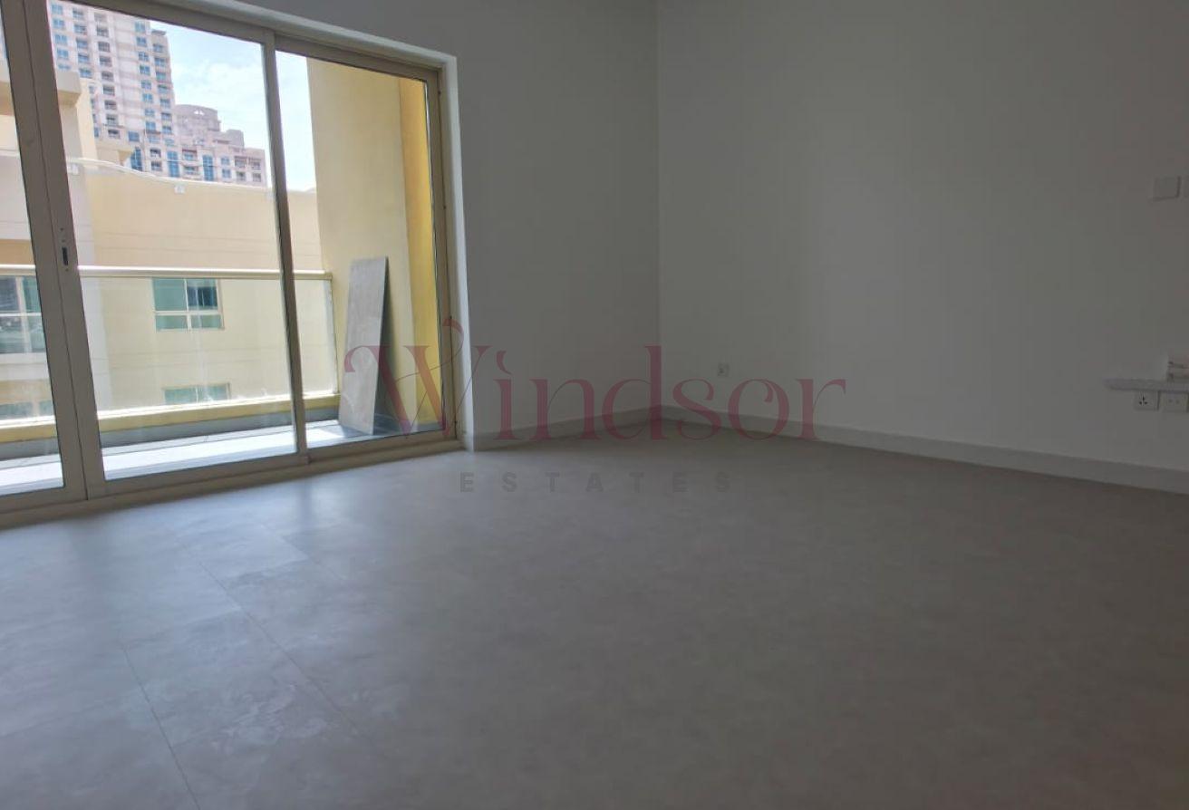 Vacant | Huge Balcony | 12 Cheques photo 8