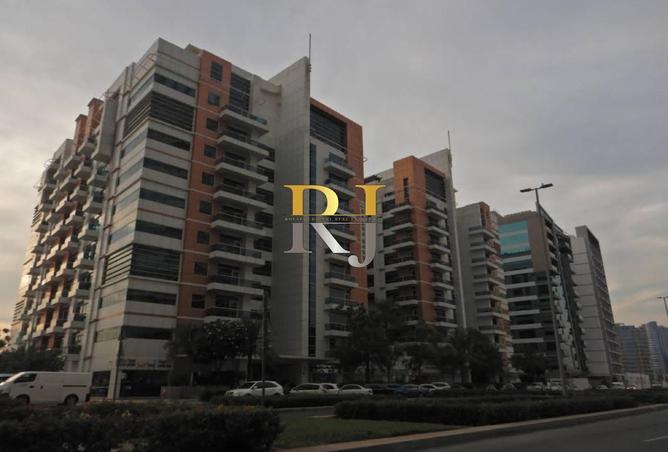 شقة بغرفة نوم واحدة | جاهزة للانتقال | بدون مبرد مركزي