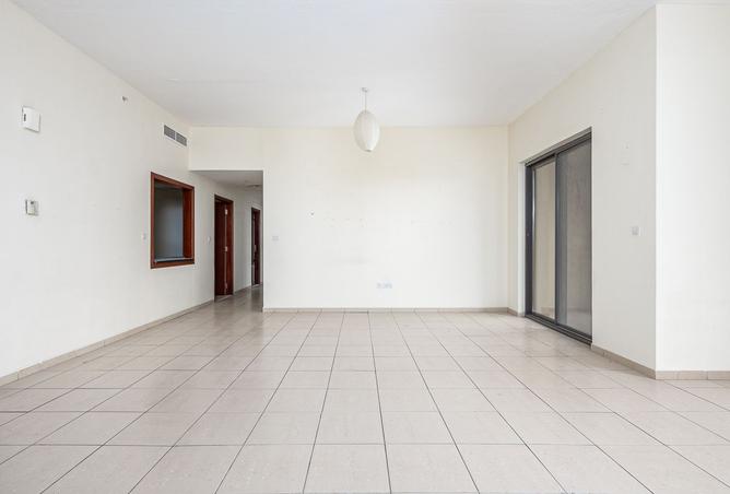 Vacant | 3br Maids | Community View — photo 2