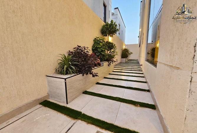 81118894 - Property Image 2