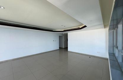 Apartment - 2 Bedrooms - 2 Bathrooms for rent in Corniche Tower - Ajman Corniche Road - Ajman