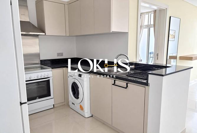 Golf Course View | Furnished | Low Floor photo 3