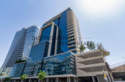 Apartment - 1 Bedroom - 2 Bathrooms for rent in Majestic Tower - Al Abraj street - Business Bay - Dubai