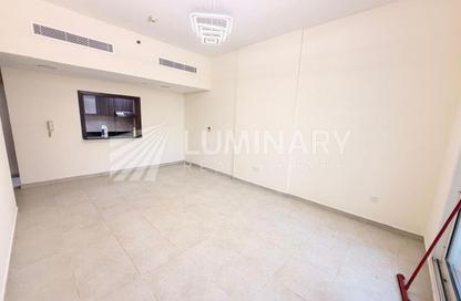 Apartment - 2 Bedrooms - 3 Bathrooms for rent in Mazaya 5 - Queue Point - Liwan - Dubai