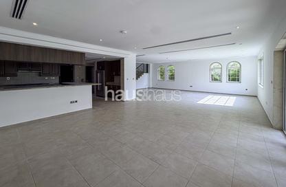Villa - 4 - 5 for rent in District 3 - Jumeirah Park - Dubai