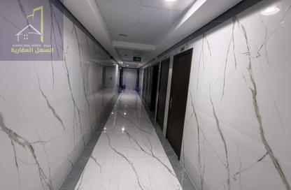 عمارة بالكامل - 6 غرف نوم - 6 حمامات للبيع في حوشي - البادي - الشارقة