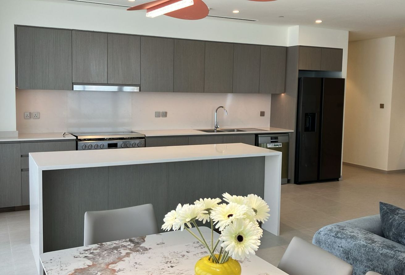 Luxury 3-Bedroom Apartment | Burj Khalifa View — image 13