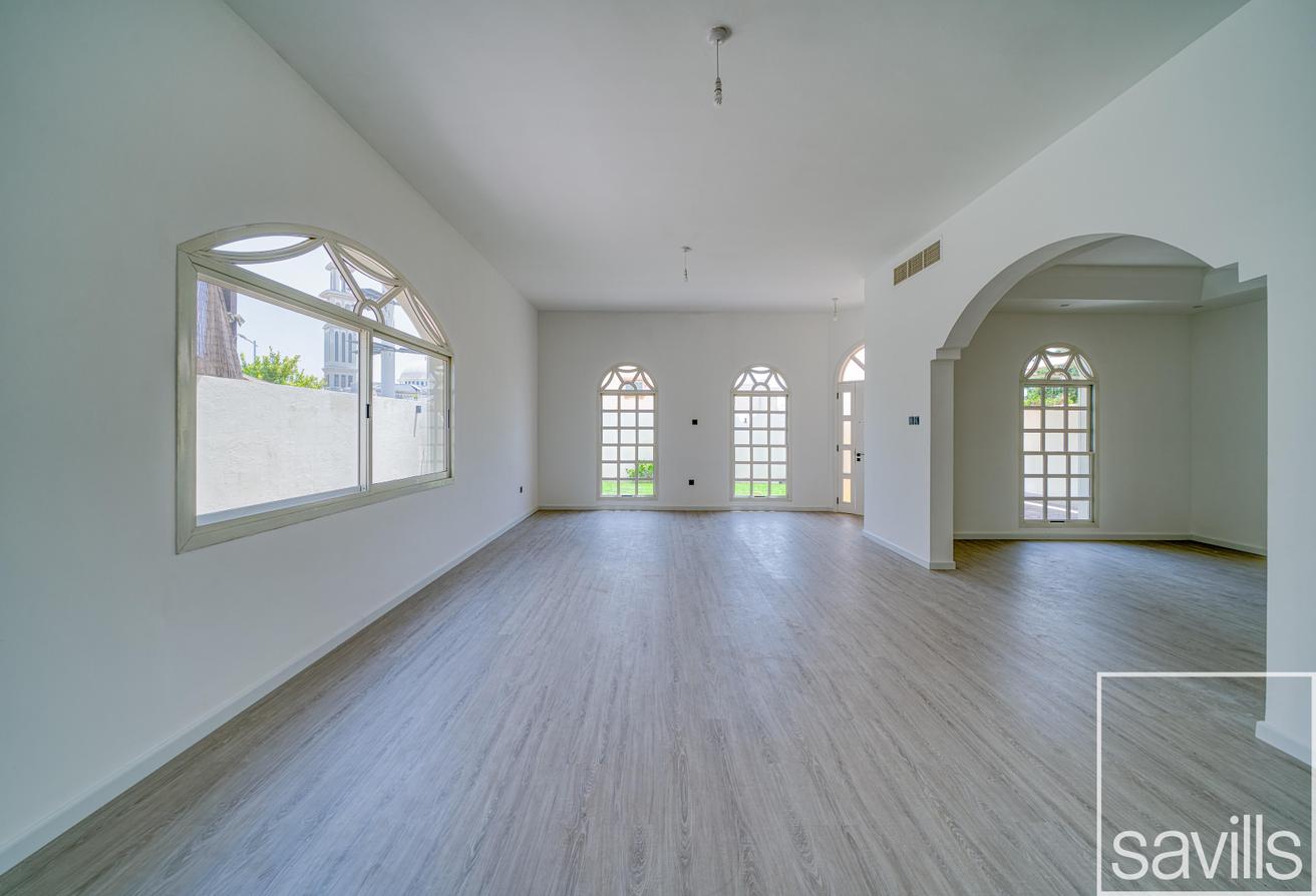 Spacious Garden | Vacant Now | Upgraded Interiors photo 4