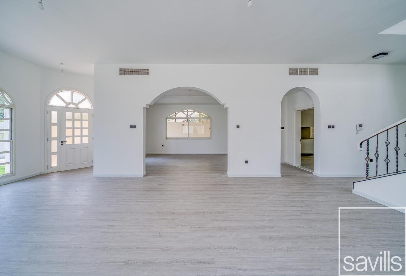 Spacious Garden | Vacant Now | Upgraded Interiors photo 3