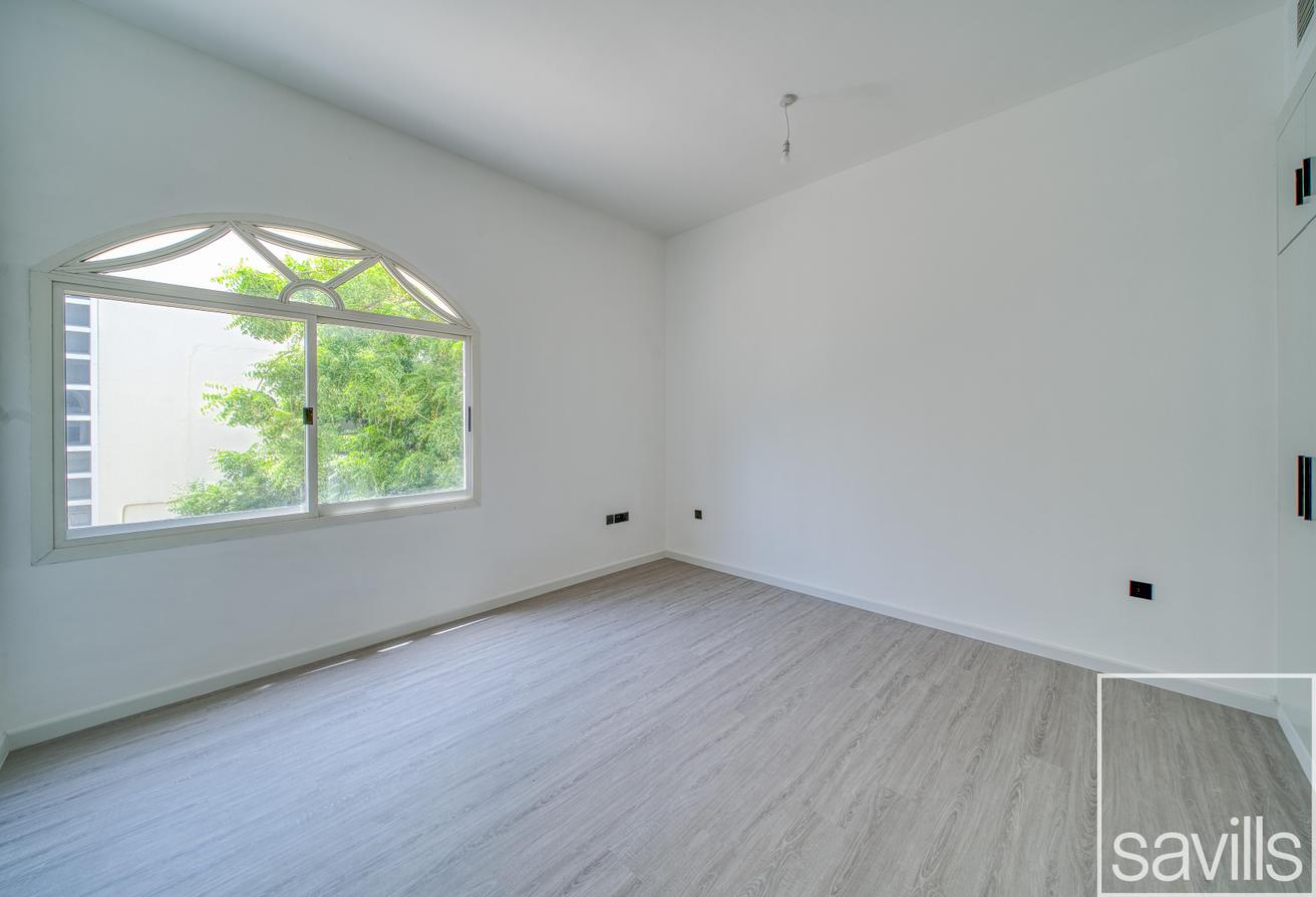 Spacious Garden | Vacant Now | Upgraded Interiors photo 6