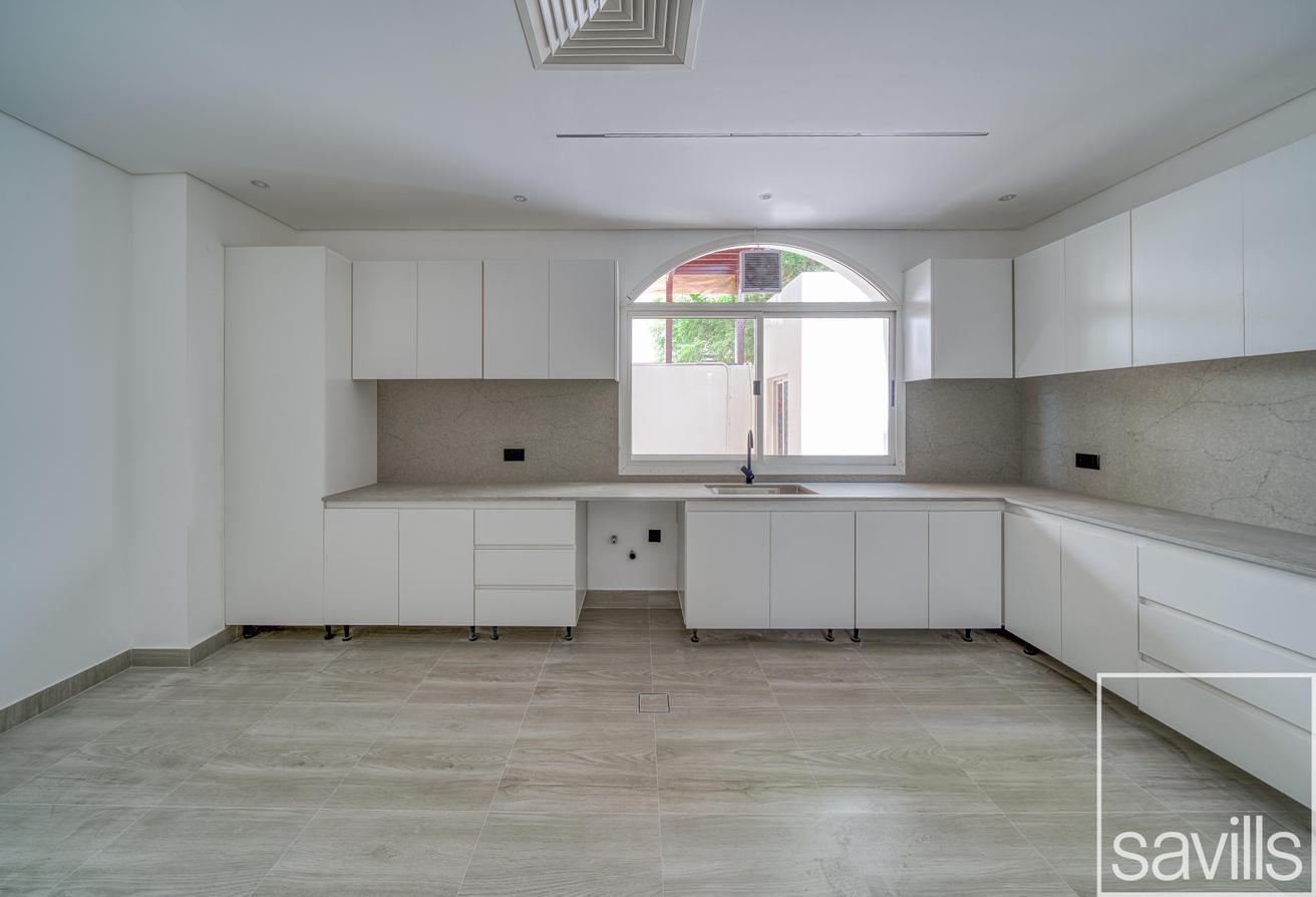 Spacious Garden | Vacant Now | Upgraded Interiors photo 5