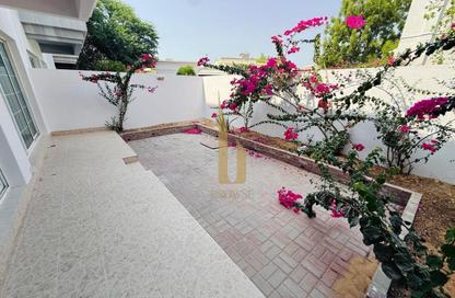 Villa - 3 - 3 for rent in Al Jafiliya Villas - Al Jafiliya - Bur Dubai - Dubai
