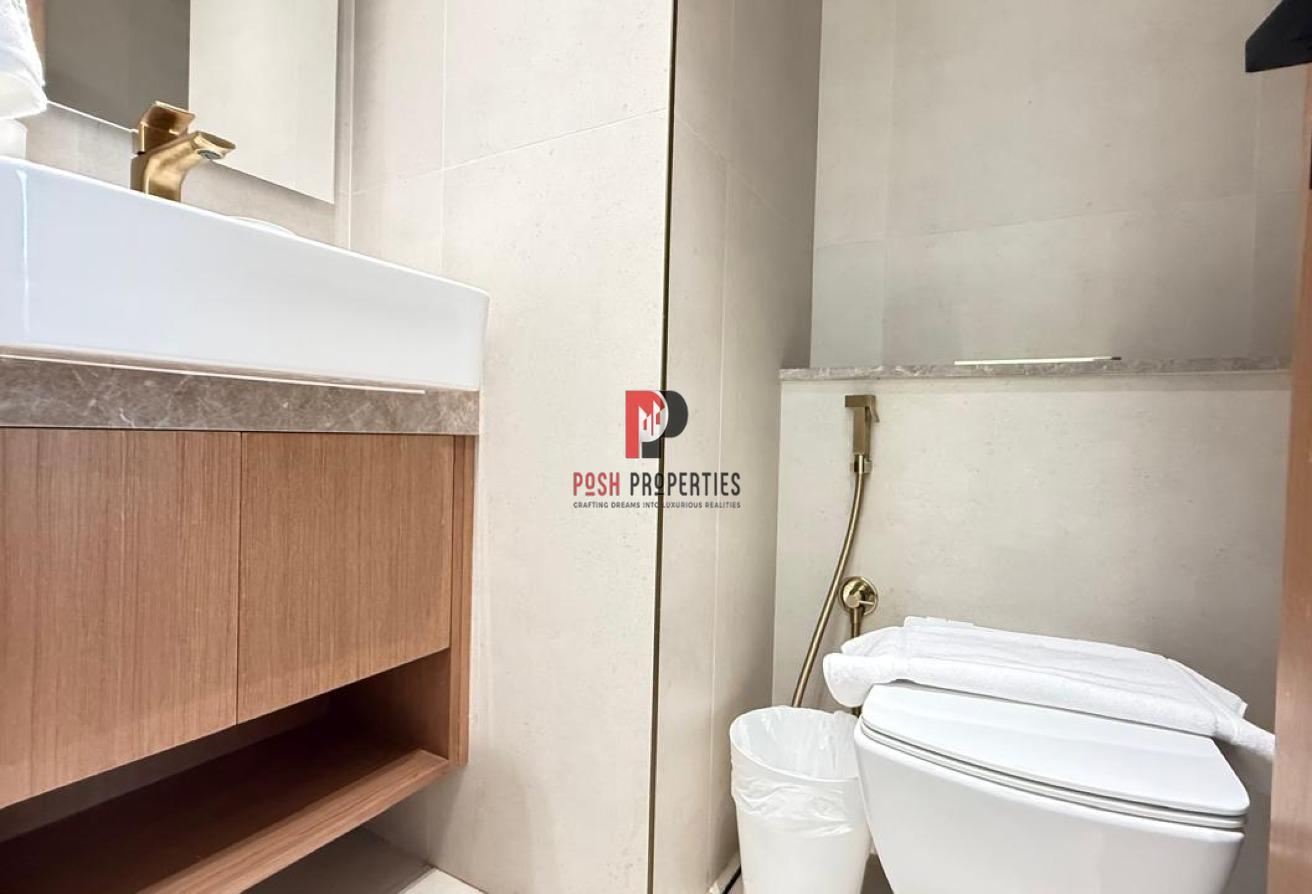 High Floor | Spacious & Cozy | Modern Design photo 11
