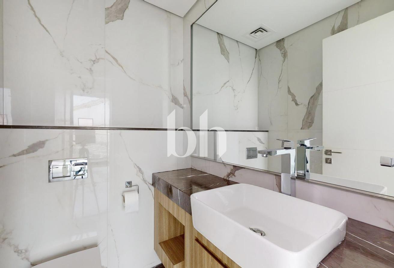 Modern | Private Balcony | Unfurnished photo 12