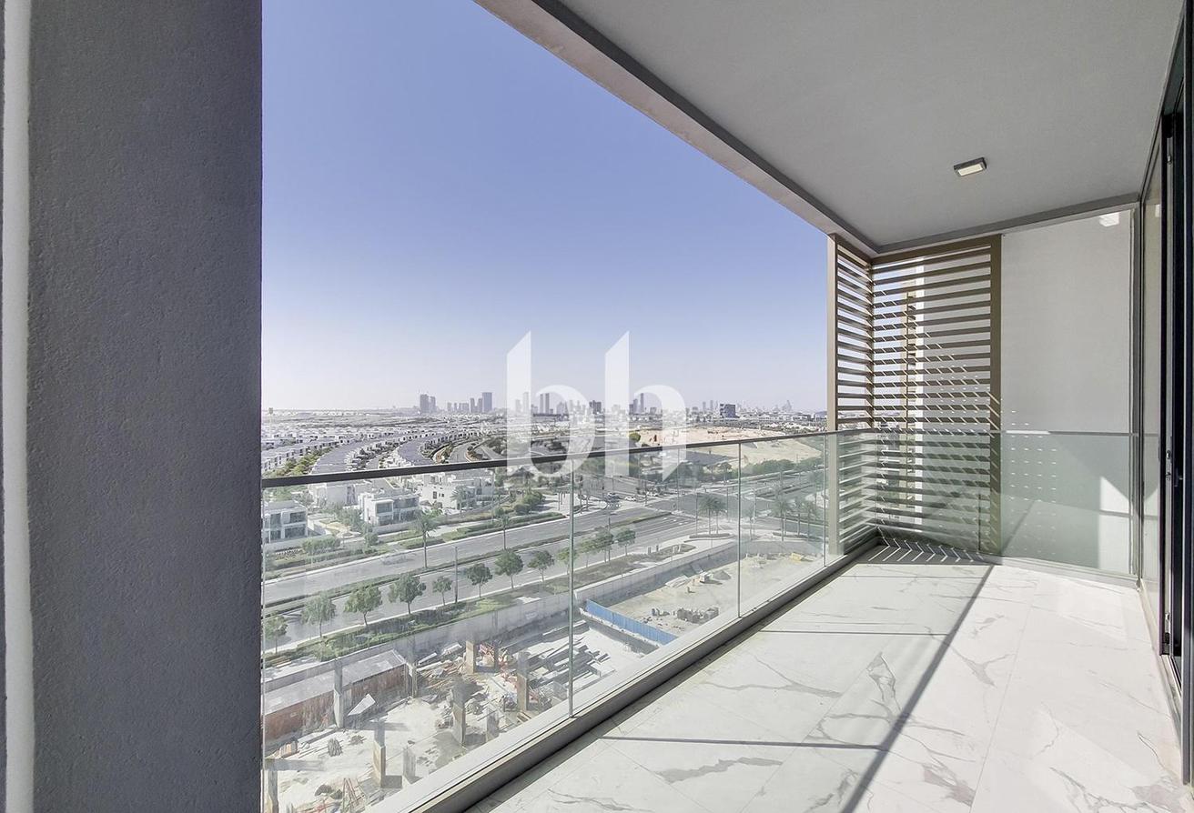 Modern | Private Balcony | Unfurnished photo 15