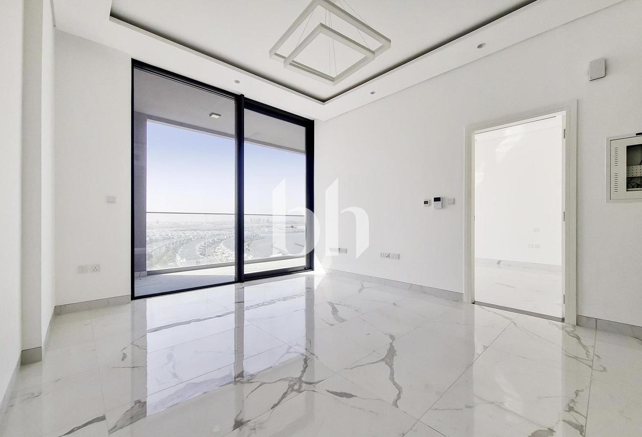Modern | Private Balcony | Unfurnished photo 13