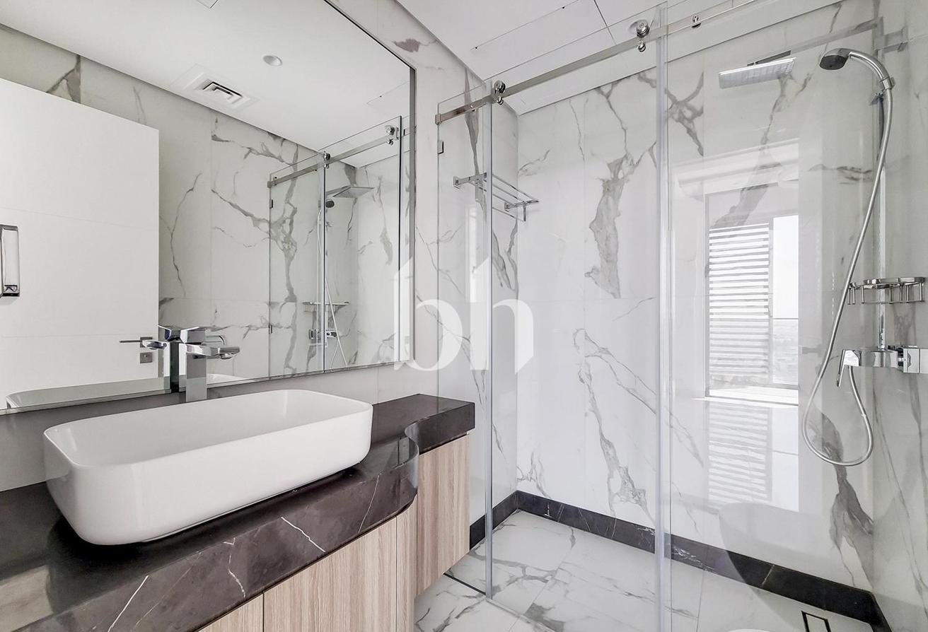 Modern | Private Balcony | Unfurnished photo 17