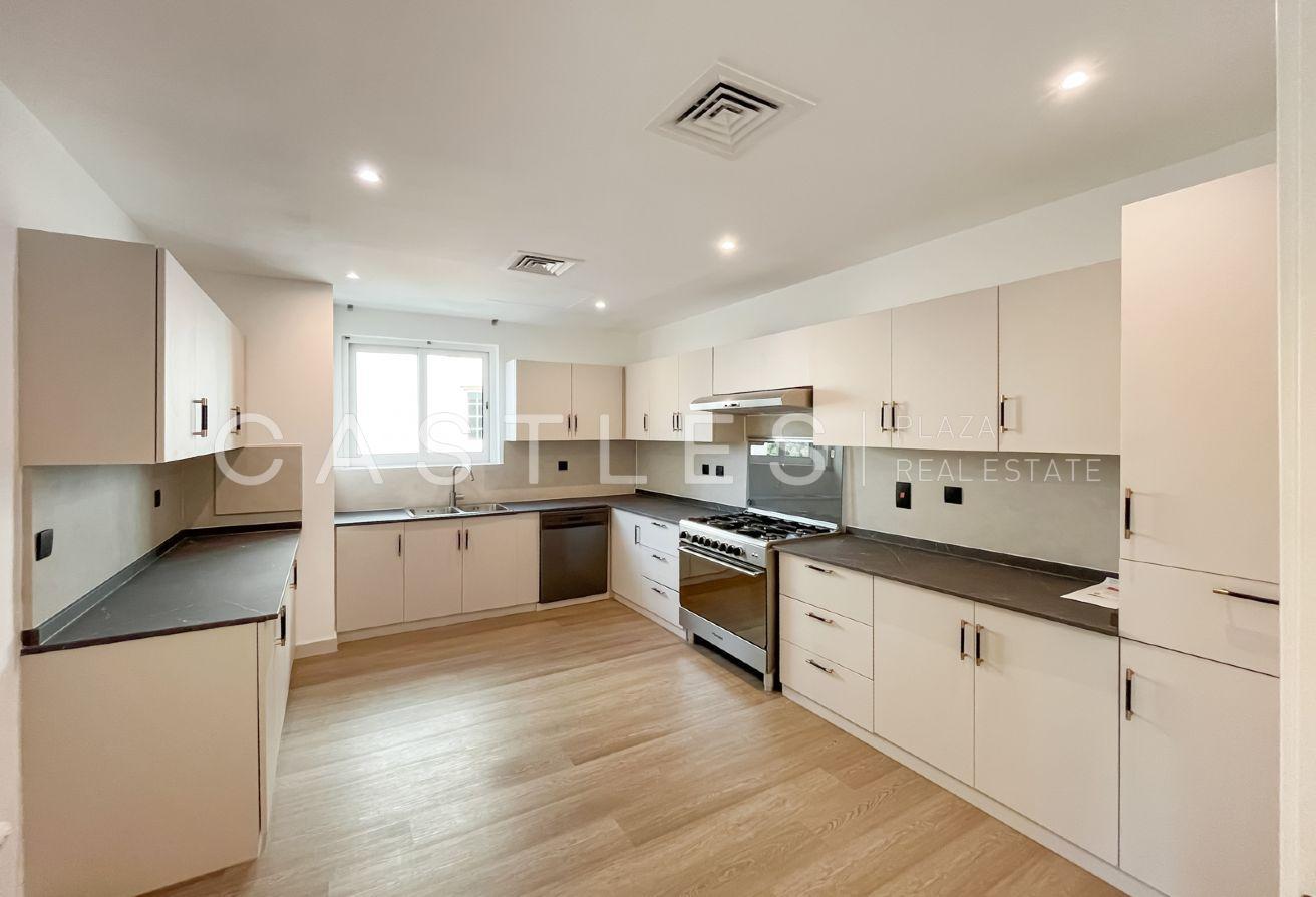 Lake View Villa | Partially Upgraded | For Rent photo 12