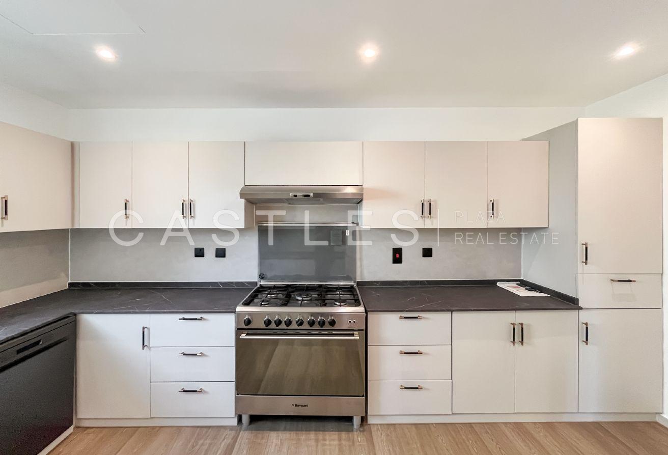 Lake View Villa | Partially Upgraded | For Rent photo 14