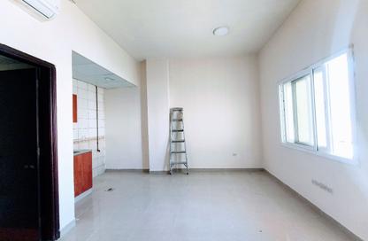 Apartment - Studio - 1 for rent in Fire Station Road - Muwaileh - Sharjah