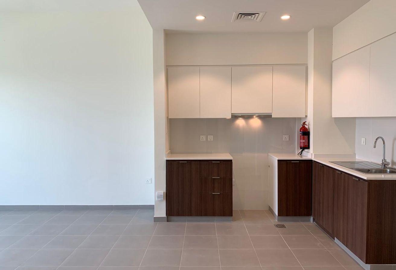 Chiller Free | 1 BHK | Golf Course View photo 5