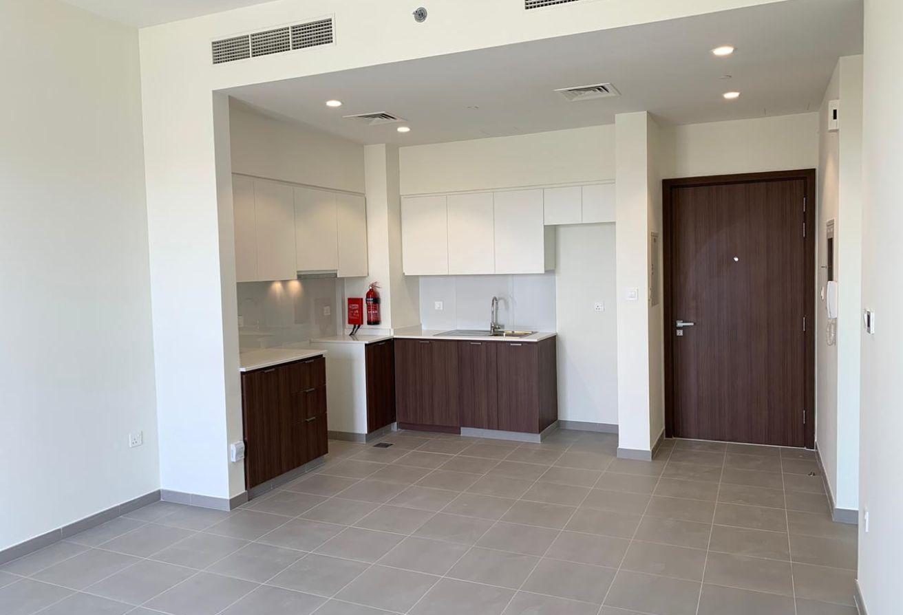 Chiller Free | 1 BHK | Golf Course View photo 4