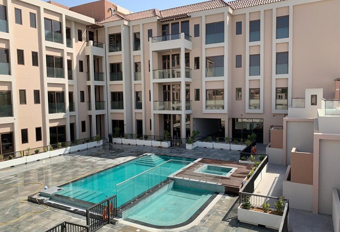 Ready to move - direct access to pool - Funrished photo 2