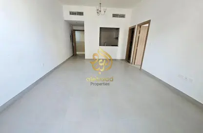 شقة - 2 غرف نوم - 3 حمامات للايجار في لوليفير ريزيدنس - المدينة العالمية المرحلة 2 - 4 الورسان - الورسان - دبي