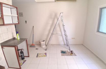 Apartment - Studio - 1 Bathroom for rent in Fire Station Road - Muwaileh - Sharjah