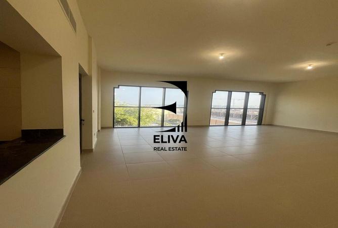 Move In Ready | 3BR+Maid | Groves Building