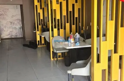 متجر - استوديو - 1 حمام للايجار في ك 16 - طراز يوناني - المدينة العالمية - دبي متجر - استوديو - 1 حمام للايجار في ك 16 - طراز يوناني - المدينة العالمية - دبي