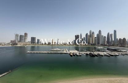 Apartment - 2 Bedrooms - 3 Bathrooms for rent in Palace Beach Residence Tower 2 - Palace Beach Residence - EMAAR Beachfront - Dubai Harbour - Dubai
