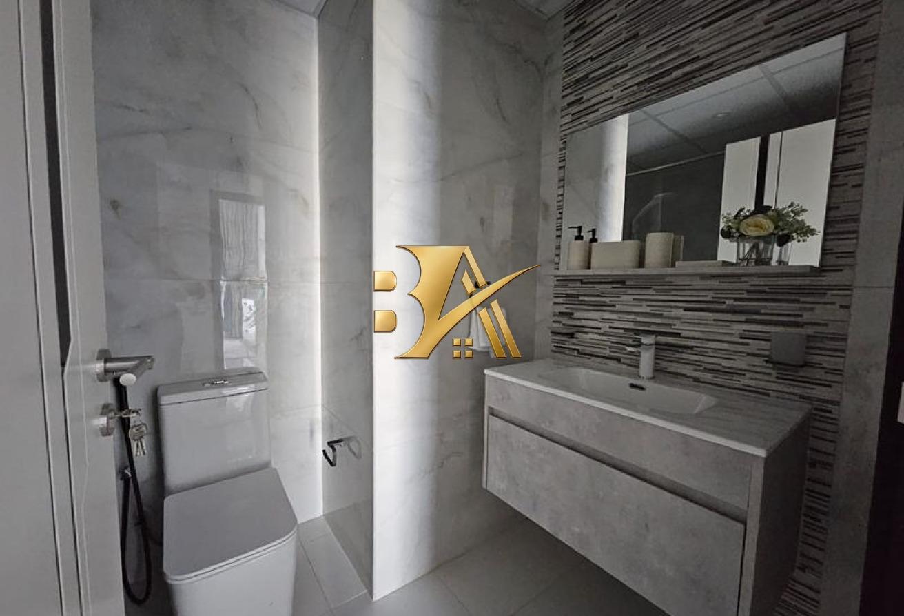 CLOSE TO METERO | POOL VIEW | AMAZING FURNISHING photo 14
