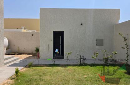 Villa - 5 - 7 for rent in Al Aweer 1 - Al Aweer - Dubai