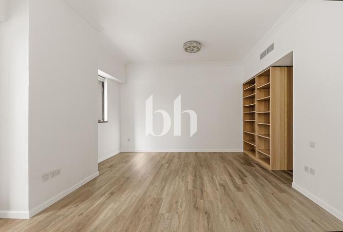 70704290 - Property Image 2