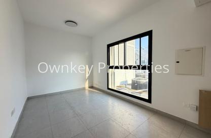 Apartment - Studio - 1 Bathroom for rent in Muna Karama Building - Al Karama - Dubai