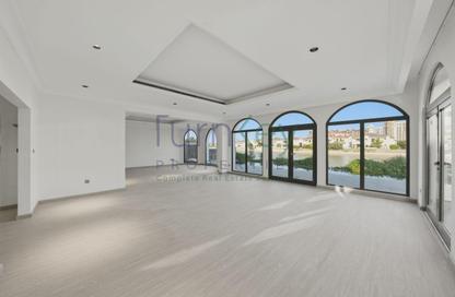 Villa - 4 Bedrooms - 5 Bathrooms for rent in Garden Homes Frond D - Garden Homes - Palm Jumeirah - Dubai