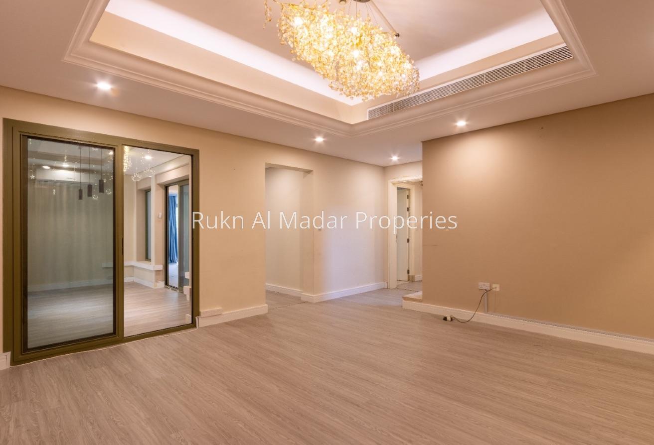 5 BR Villa With spacious Living And Garden photo 6