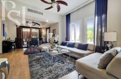 فيلا - 8 غرف نوم - 6 حمامات للبيع في الينابيع 15 - الينابيع - دبي