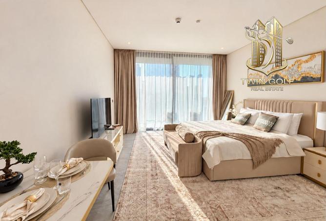 Luxury Studio | Furnished | Stunning Pool View photo 2