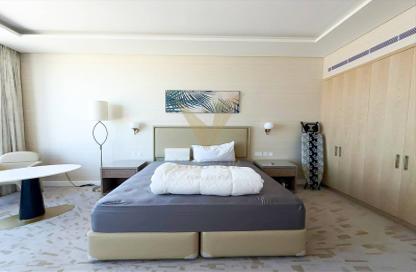 Apartment - Studio - 1 for rent in The Palm Tower - Palm Jumeirah - Dubai