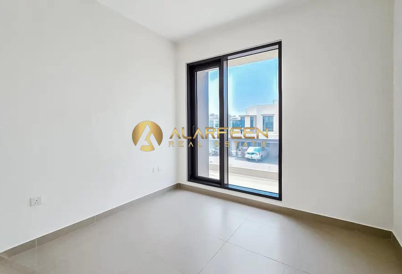 Modern Living | Close To Amenities | Vacant Soon photo 5