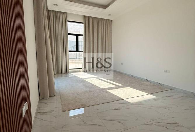 5 BED Villa | Lush Green Area | Prime Area