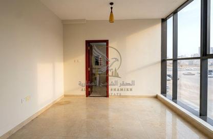 Apartment - 1 - 2 for rent in Al Khan Corniche - Al Khan - Sharjah