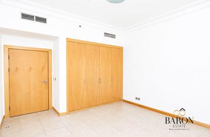 Apartment - 2 Bedrooms - 3 Bathrooms for rent in Al Hatimi - Shoreline Apartments - Palm Jumeirah - Dubai