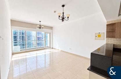 Apartment - 1 - 1 for rent in Burj Al Nujoom - Downtown Dubai - Dubai