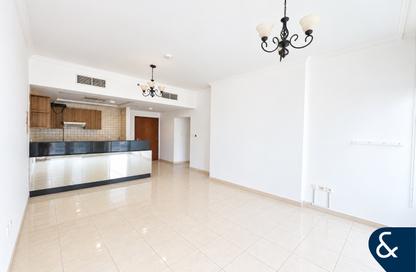 Apartment - 1 - 1 for rent in Burj Al Nujoom - Downtown Dubai - Dubai