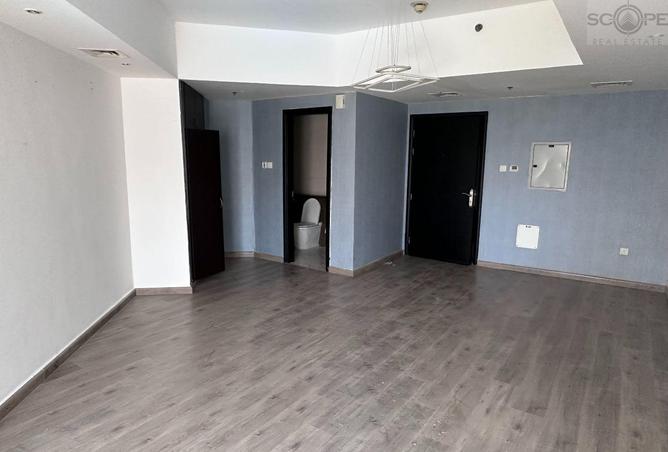 Studio Apartment with Water View in JVC photo 3