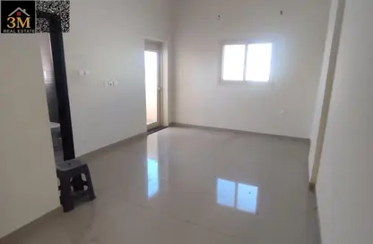 شقة - غرفة نوم - 2 حمامات للايجار في مساكن كورنيش عجمان - طريق كورنيش عجمان - عجمان